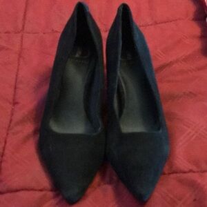 Black Suede Pumps Size 5 by Kelsi Dagger